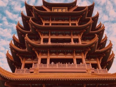 武汉休闲好去处：黄鹤楼领略古风，东湖畅享自然韵味